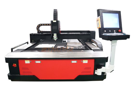 1.5KW/2KW/3KW/4KW/6KW 1500*3000mm 作業領域 シプカットシステムで制御されるファイバーレーザー切削機